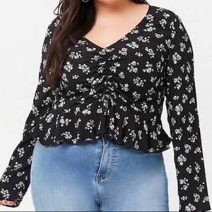 🌸3/$20🌸 FOREVER 21+ floral ruched blouse